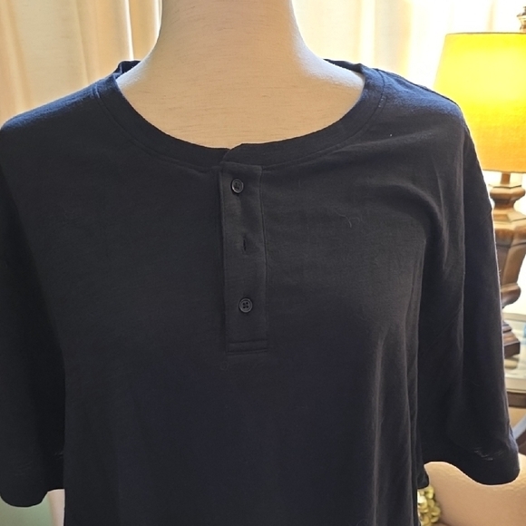 NWT Vince Classic Black Cotton Tee with Three Buttons-Size XXL - Picture 2 of 5